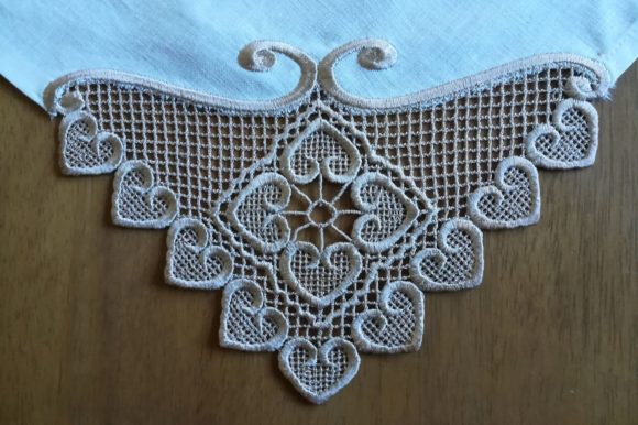 Lace Corner Embroidery Design Review for Apparel Projects
